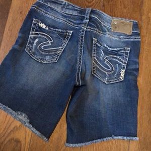 Silvers jean shorts boyfriend style size 26